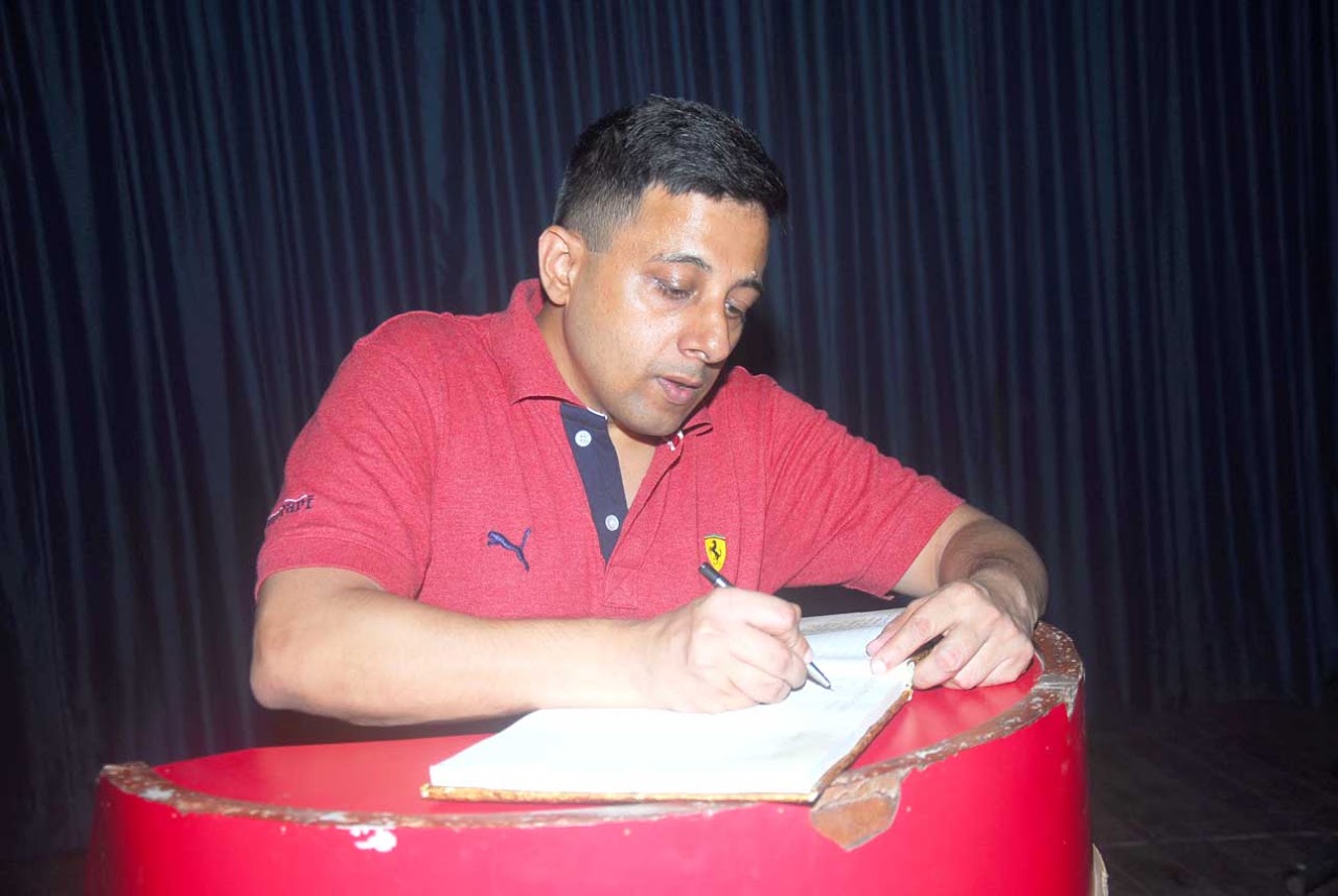 Anuj Dhar writing his CES Experience
